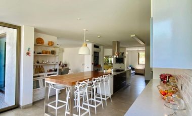 VENTA ESPECTACULAR CASA MEDITERRÁNEA EN LAS BRISAS DE CHICUREO – DISEÑO VANGUARDISTA, LUJO Y FUNCIONALIDAD - 5D + 4B + GRAN SERVICIO + QUINCHO +
