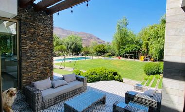 VENTA ESPECTACULAR CASA MEDITERRÁNEA EN LAS BRISAS DE CHICUREO – DISEÑO VANGUARDISTA, LUJO Y FUNCIONALIDAD - 5D + 4B + GRAN SERVICIO + QUINCHO +