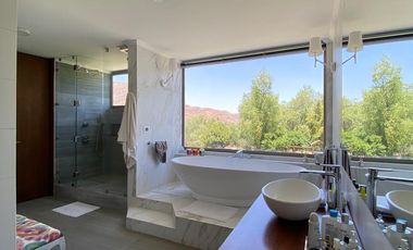 VENTA ESPECTACULAR CASA MEDITERRÁNEA EN LAS BRISAS DE CHICUREO – DISEÑO VANGUARDISTA, LUJO Y FUNCIONALIDAD - 5D + 4B + GRAN SERVICIO + QUINCHO +
