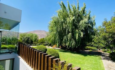 VENTA ESPECTACULAR CASA MEDITERRÁNEA EN LAS BRISAS DE CHICUREO – DISEÑO VANGUARDISTA, LUJO Y FUNCIONALIDAD - 5D + 4B + GRAN SERVICIO + QUINCHO +