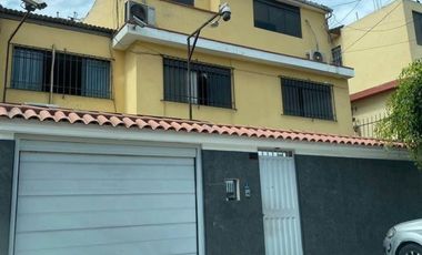 Alquiler de interesante predio con doble zonificación