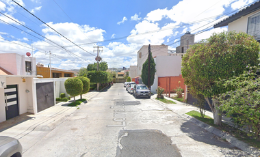 Vive la experiencia de comprar inteligente!! Venta de casa con local comercial en Remate Bancario, Loma Verde,San Luis Potosí.