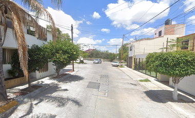 Vive la experiencia de comprar inteligente!! Venta de casa con local comercial en Remate Bancario, Loma Verde,San Luis Potosí.