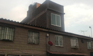 CASA EN REMATE EN U. H. LIENZO CHARRO IZTAPALAPA CDMX