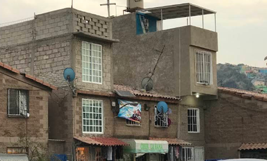 CASA EN REMATE EN U. H. LIENZO CHARRO IZTAPALAPA CDMX