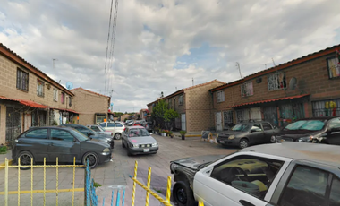 CASA EN REMATE EN U. H. LIENZO CHARRO IZTAPALAPA CDMX