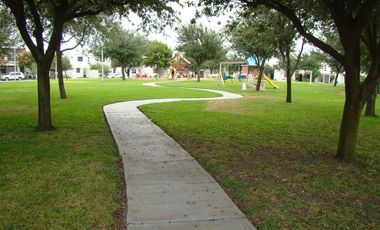 Casa en renta en Privada La Castaña Apodaca NL a unas cuadras de la Av Miguel Alemán