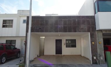 Casa en renta en Privada La Castaña Apodaca NL a unas cuadras de la Av Miguel Alemán