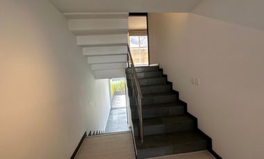 Casa de venta, Cumbayá, cerca al parque central, precio de oportunidad