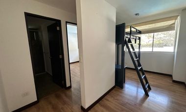 Casa de venta, Cumbayá, cerca al parque central, precio de oportunidad