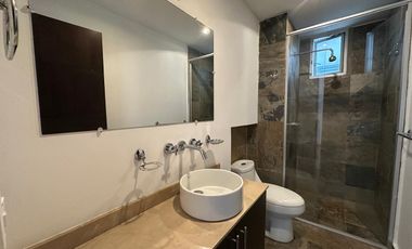 Casa de venta, Cumbayá, cerca al parque central, precio de oportunidad