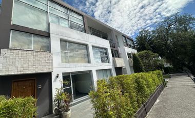 Casa de venta, Cumbayá, cerca al parque central, precio de oportunidad
