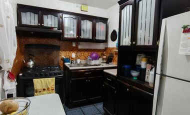 Amplia casa iluminada de una sola planta en Nezahualcóyotl