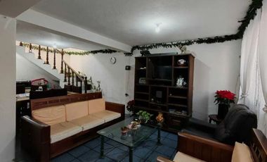 Amplia casa iluminada de una sola planta en Nezahualcóyotl