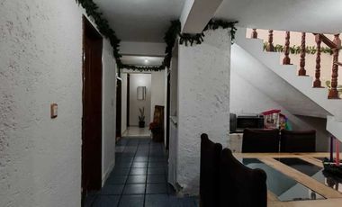 Amplia casa iluminada de una sola planta en Nezahualcóyotl