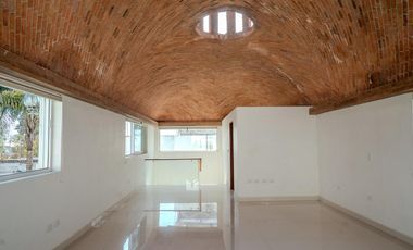 Casa en Venta  Los Jacales, Entre bldv. Comanjilla y blvd. Aeropuerto