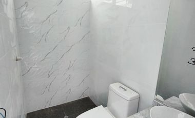 VENTA DE DÚPLEX DE 3 DORMITORIOS CON COCHERA Y DEPÓSITO – URB. CHAMA, SURCO