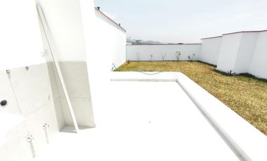 VENTA DE DÚPLEX DE 3 DORMITORIOS CON COCHERA Y DEPÓSITO – URB. CHAMA, SURCO