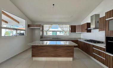 CASA EN VENTA EN METEPEC