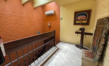 Casa en Renta con Uso de Suelo Comercial, Lomas del Country