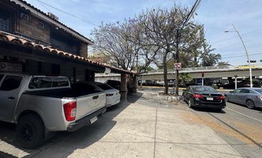 Casa en Renta con Uso de Suelo Comercial, Lomas del Country