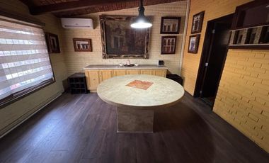 Casa en Renta con Uso de Suelo Comercial, Lomas del Country