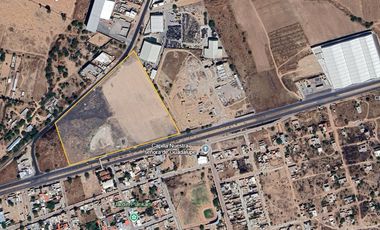 Terreno en VENTA en breña a pie de carretera salida a Loretito