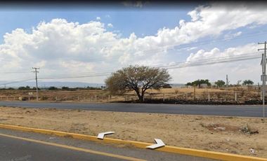 Terreno en VENTA en breña a pie de carretera salida a Loretito