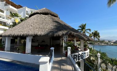 Estudio en renta frente al mar en Playa Sol con acceso directo a la playa