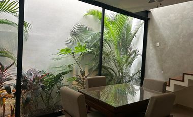 Townhouse en renta en Montebello en Privada Alta Teyra