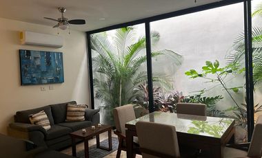 Townhouse en renta en Montebello en Privada Alta Teyra