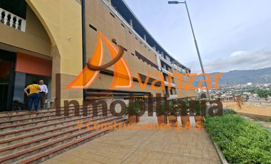 ARRIENDO LOCAL ESTRENAR GIRON COLONIAL CENTRO COMERCIAL