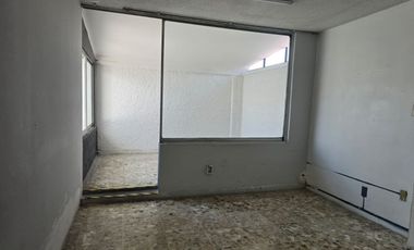 EDIFICIO EN RENTA, CENTRO DE TOLUCA, A UN LADO DEL TEATRO MORELOS