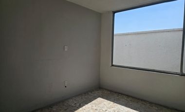 EDIFICIO EN RENTA, CENTRO DE TOLUCA, A UN LADO DEL TEATRO MORELOS