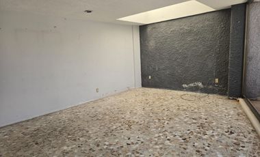 EDIFICIO EN RENTA, CENTRO DE TOLUCA, A UN LADO DEL TEATRO MORELOS