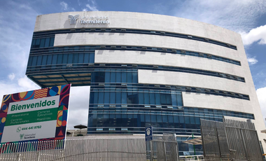 La experiencia de comprar por debajo del valor real!! Venta de hermosa casa en remate bancario, Fracc. Sierrazul, Av. Parque Chapultepec, San Luis P.