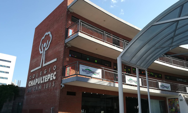 La experiencia de comprar por debajo del valor real!! Venta de hermosa casa en remate bancario, Fracc. Sierrazul, Av. Parque Chapultepec, San Luis P.