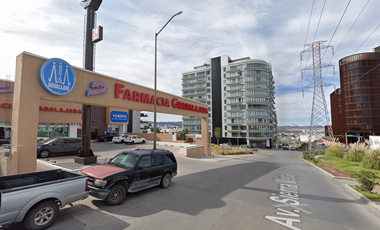 La experiencia de comprar por debajo del valor real!! Venta de hermosa casa en remate bancario, Fracc. Sierrazul, Av. Parque Chapultepec, San Luis P.