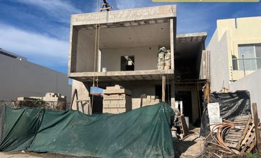 Preventa - Casa en Fluvial Vallarta - 4 recamaras  - 4 baños –  343m2