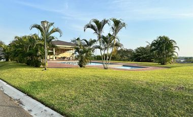 Venta: Exclusivo Departamento en Conjunto, Vista Panorámica - Vía a La Costa