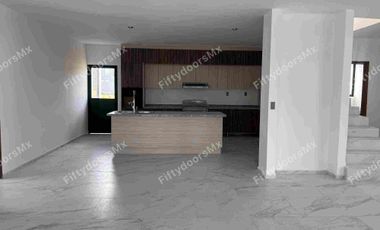 Casa con recámara en planta baja