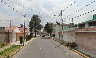 Casa en Venta de 2 niveles, Ojo de agua, Estado de Mexico