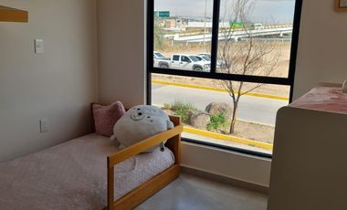 HERMOSA CASA EN PRIVADA AMPLIA DE 3 HABITACIONES TODAS CON BAÑO COMPLETO