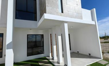 HERMOSA CASA EN PRIVADA AMPLIA DE 3 HABITACIONES TODAS CON BAÑO COMPLETO