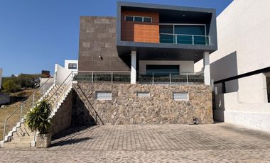 CASA EN RENTA EN RESIDENCIAL EL SABINO SAN JUAN DEL RIO