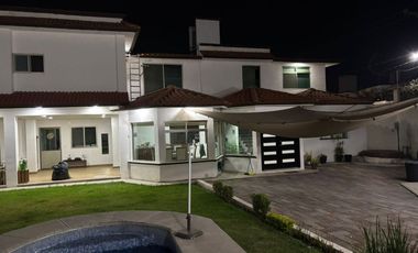 Casa En El Corazón De Cuautla, Con Jardín Y Alberca Privada