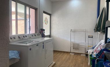 Casa En El Corazón De Cuautla, Con Jardín Y Alberca Privada