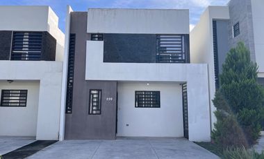 Casa en renta en Valle Azul Apodaca semi amueblada a 3 Min de Miguel Alemán