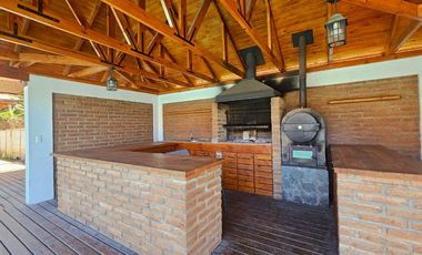 Parcela Linares, Yerbas Buenas / 2 casas, Piscina y Quincho