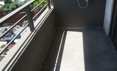 Lindo departamento 2 dormitorios 1 baño, con estacionamiento, en edificio de baja dencidad